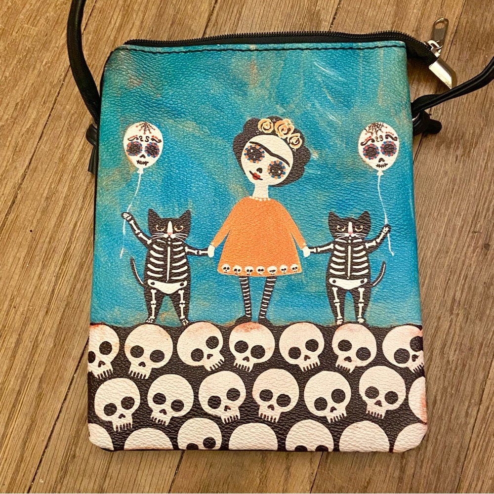 NWOT Frida Day of the Dead Crossbody Bag - Picture 2 of 4